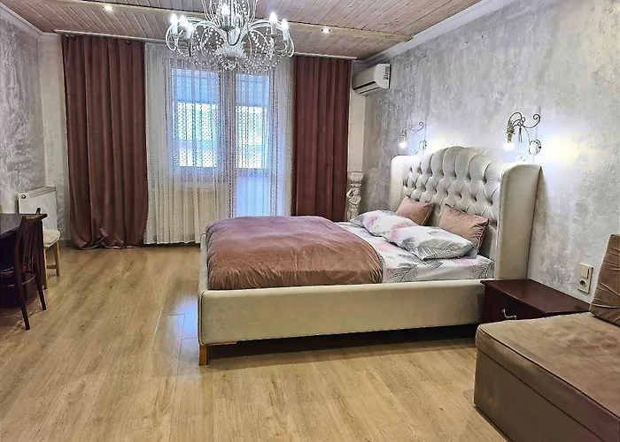 Центр Біля Оперного Театру Однокімнатні З Кухня-Студія