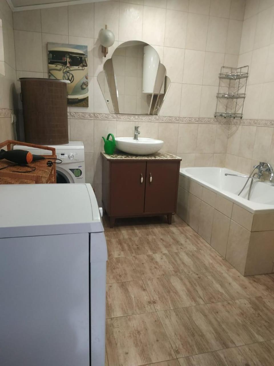центр біля оперного театру однокімнатні з кухня-студія * Lviv
