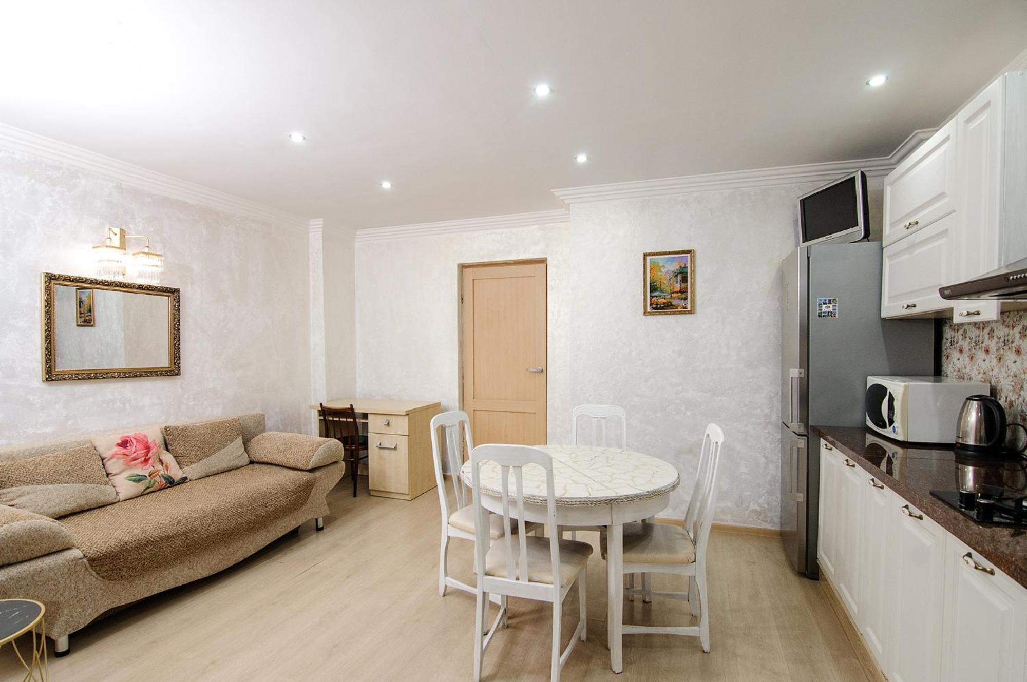 центр біля оперного театру однокімнатні з кухня-студія Apartment Lviv