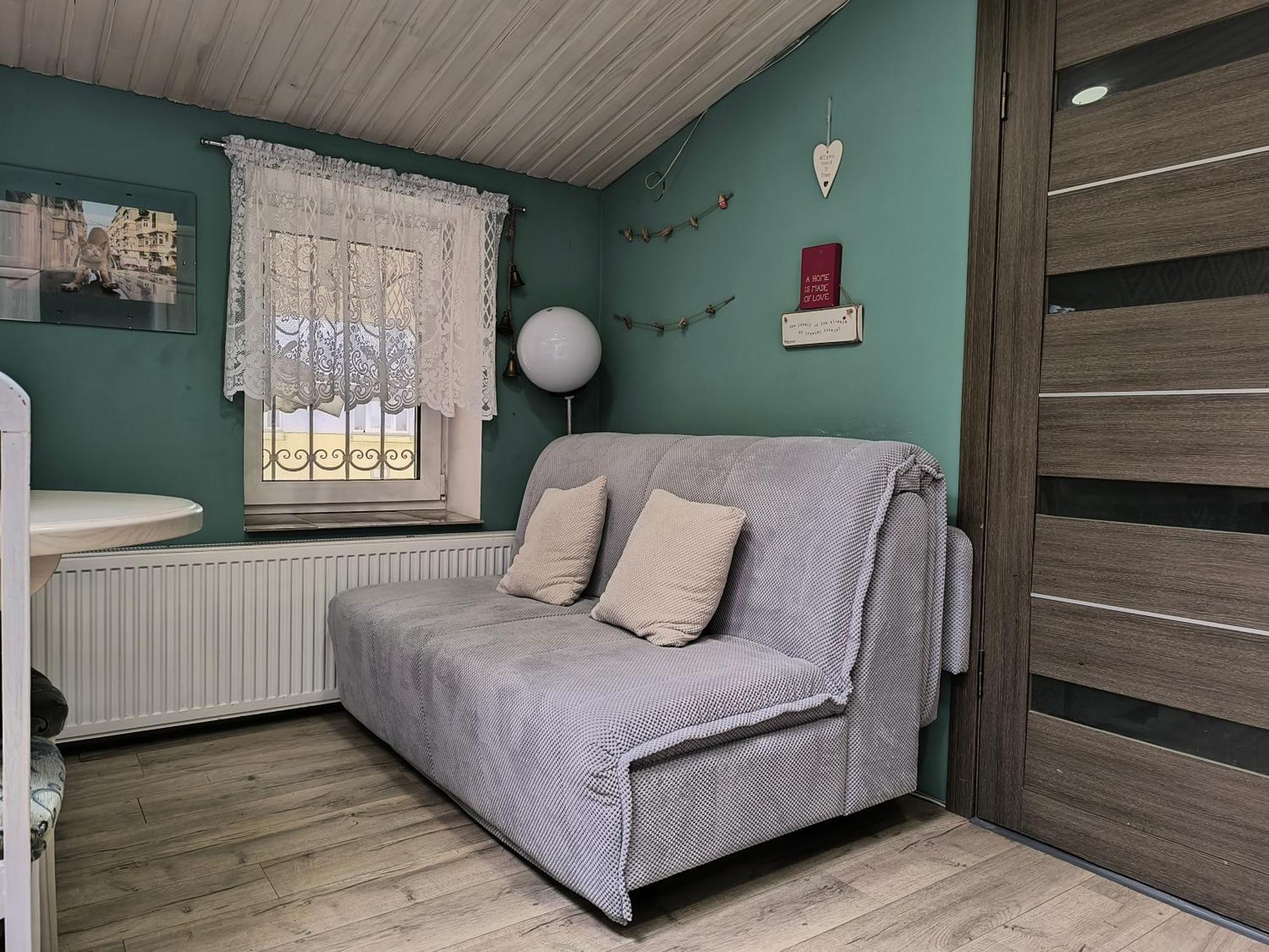 Apartment центр біля оперного театру однокімнатні з кухня-студія Lviv