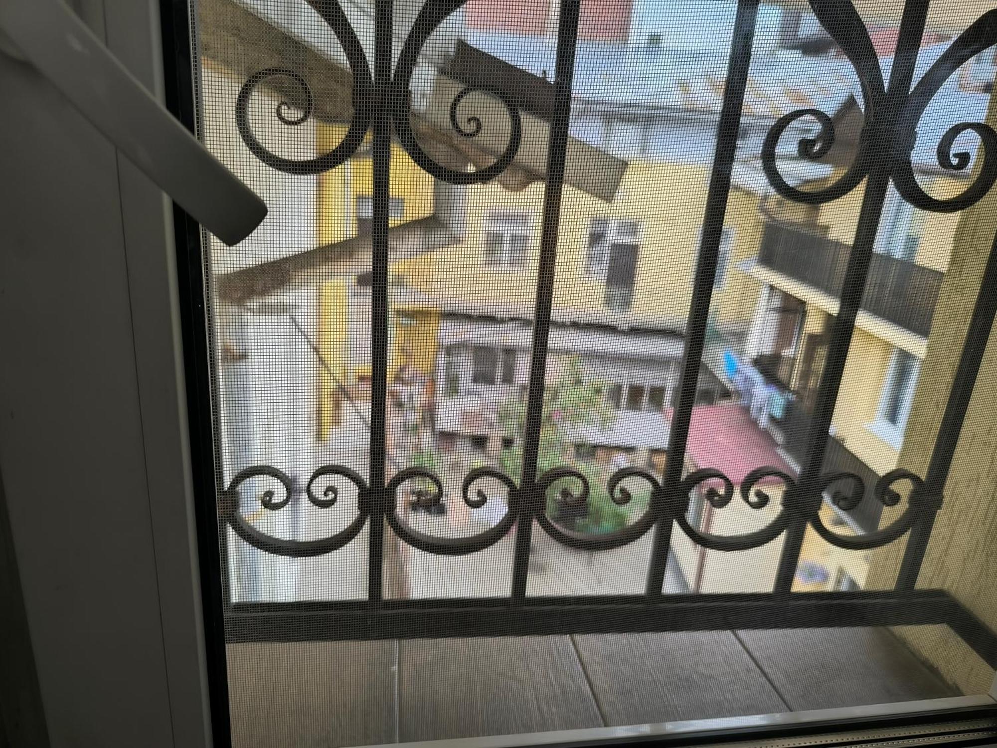 центр біля оперного театру однокімнатні з кухня-студія Apartment